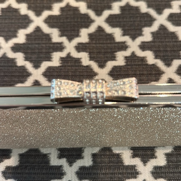 Elegant Gold Clutch Bag - Picture 4 of 4